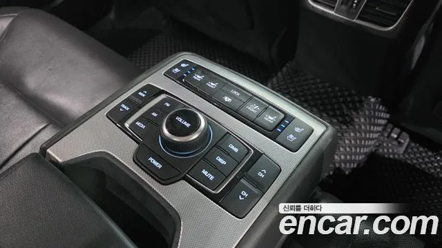 Genesis G80 2017 thumb 12
