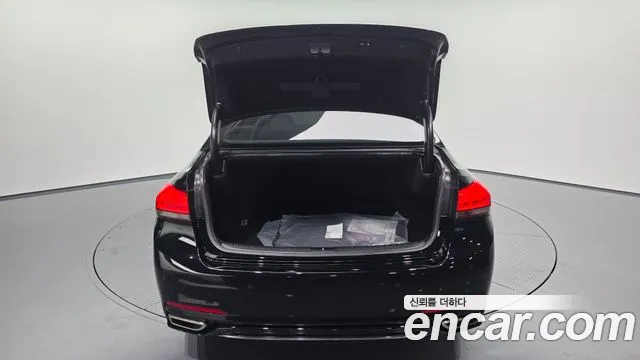 Genesis G80 2017 thumb 5