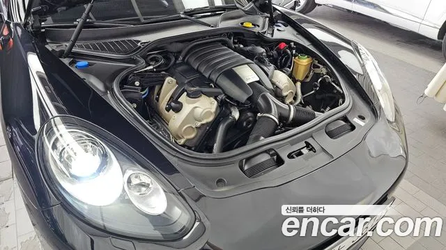 Porsche Panamera 2015 thumb 3