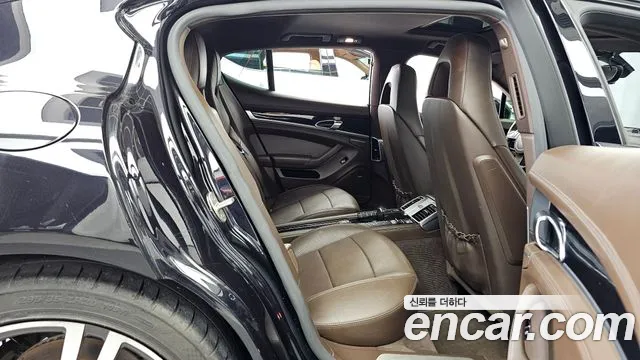 Porsche Panamera 2015 thumb 5