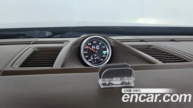 Porsche Panamera 2015 thumb 10