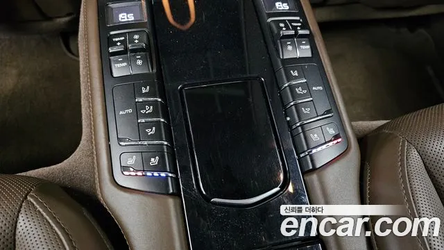 Porsche Panamera 2015 thumb 11