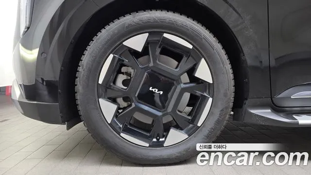 Kia Carnival 2024 thumb 4