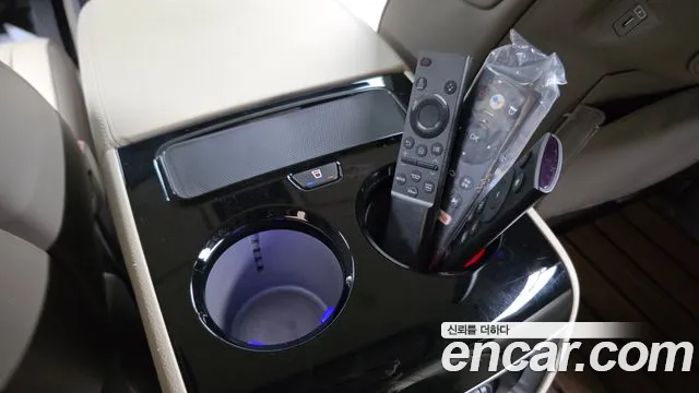 Kia Carnival 2024 thumb 5