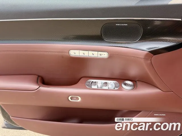 Genesis G90 2022 thumb 10