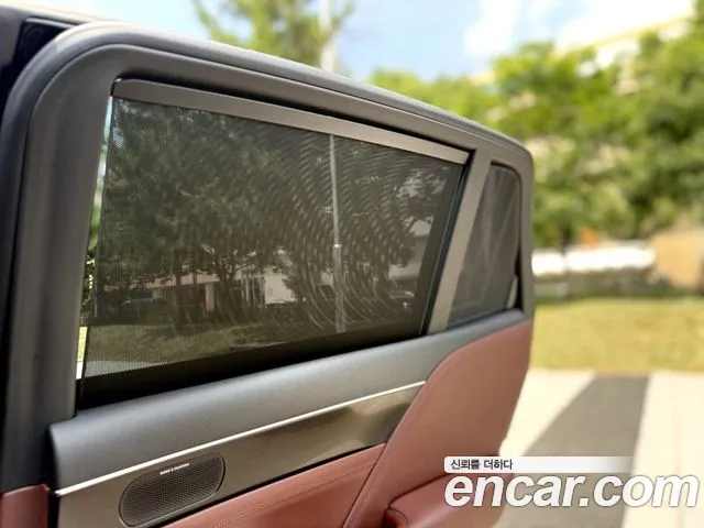 Genesis G90 2022 thumb 2
