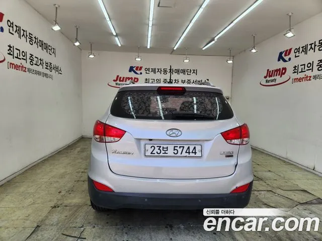 Hyundai Tucson 2011 thumb 12
