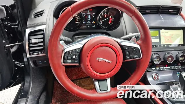 Jaguar F-Type 2019 thumb 11