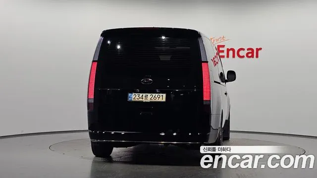 Hyundai Staria 2021 thumb 10