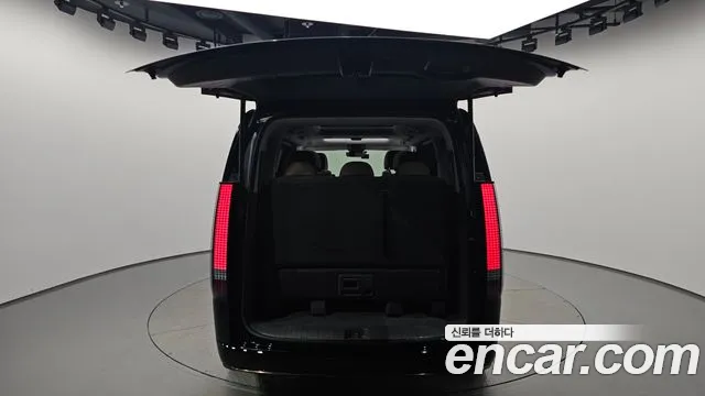Hyundai Staria 2021 thumb 3