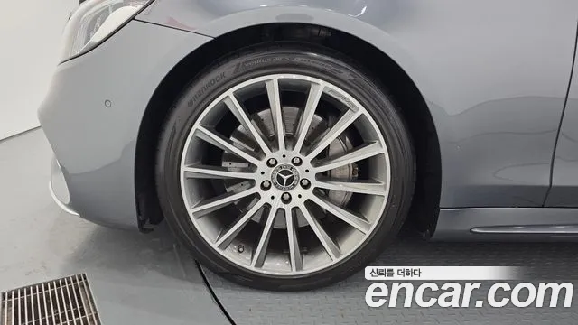 Mercedes-Benz S-Class 2018 thumb 7