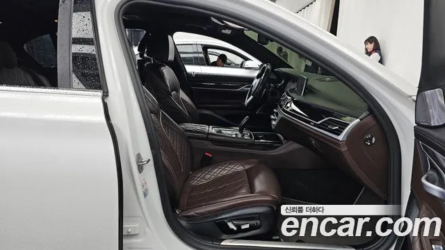 BMW 7 серии 2019 thumb 12