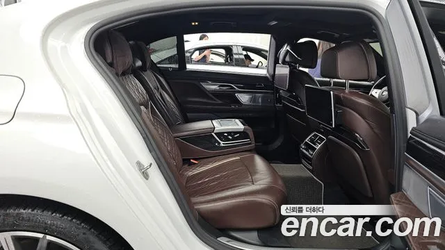 BMW 7 серии 2019 thumb 8