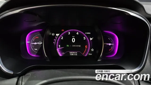 Renault SM6 2017 thumb 12