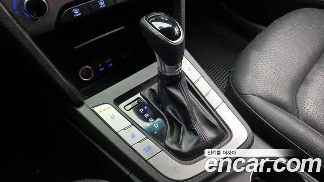 Hyundai Avante 2017 thumb 4