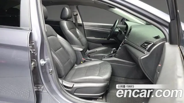 Hyundai Avante 2017 thumb 7