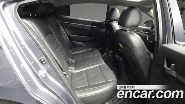 Hyundai Avante 2017 thumb 9