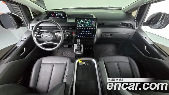 Hyundai Staria 2023 thumb 10