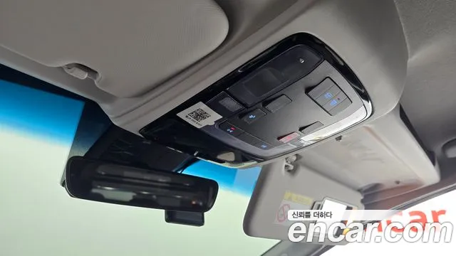 Hyundai Staria 2023 thumb 5