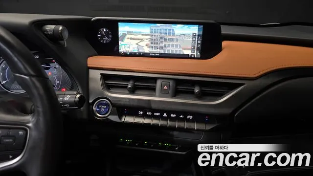 Lexus UX 2019 thumb 6