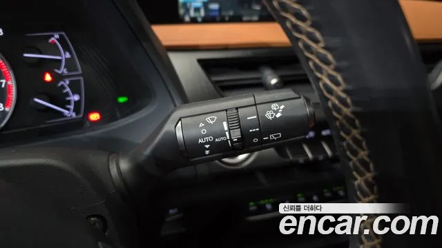 Lexus UX 2019 thumb 7