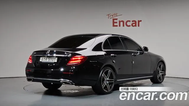 Mercedes-Benz E-Class 2017 thumb 5