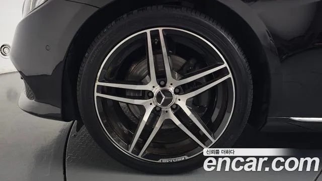 Mercedes-Benz E-Class 2017 thumb 3