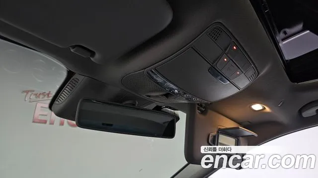 Mercedes-Benz E-Class 2017 thumb 7