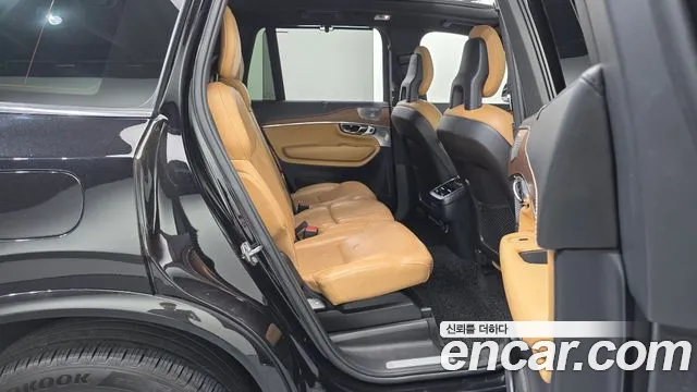 Volvo XC90 2016 thumb 5