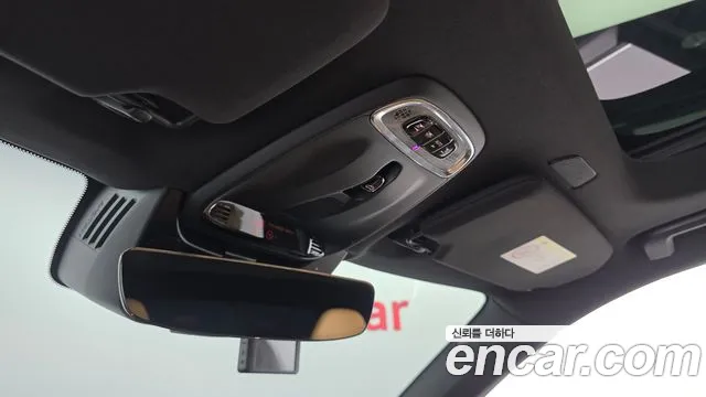Volvo XC90 2016 thumb 8