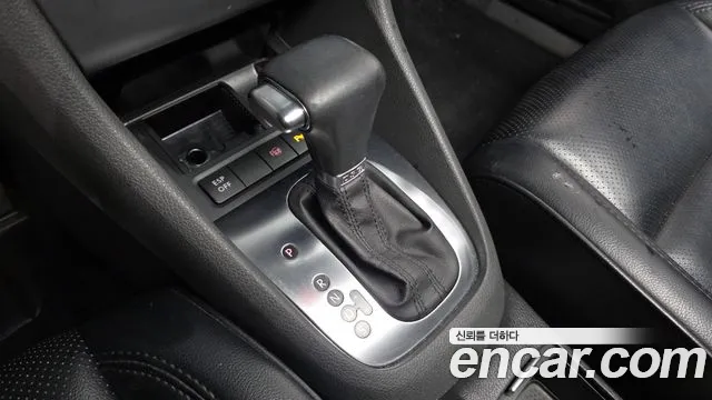 Volkswagen Golf 2010 thumb 3