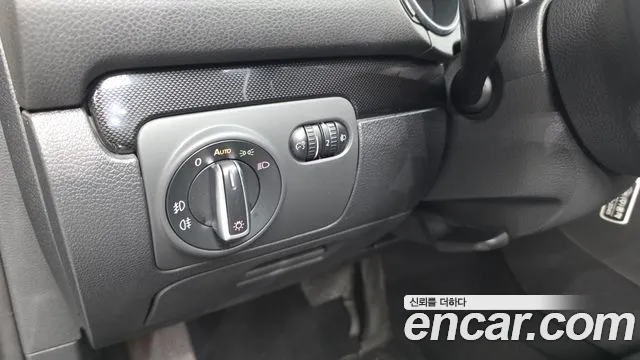 Volkswagen Golf 2010 thumb 6