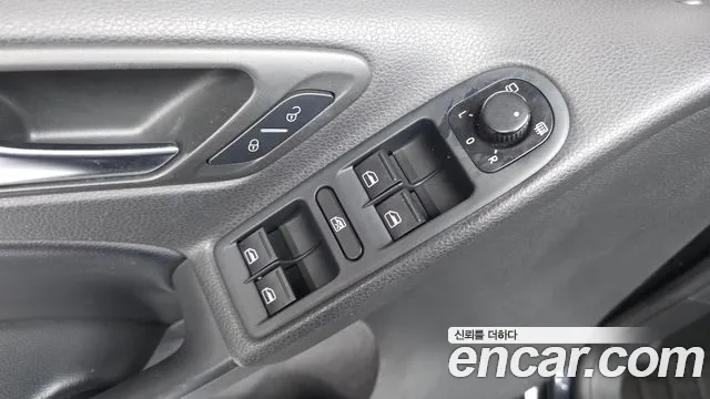 Volkswagen Golf 2010 thumb 5
