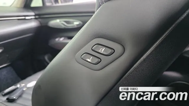 Genesis GV70 2021 thumb 3