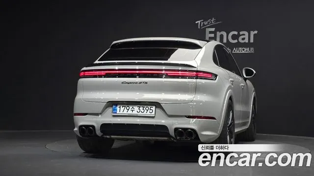 Porsche Cayenne 2025 thumb 6