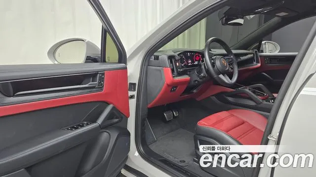 Porsche Cayenne 2025 thumb 8