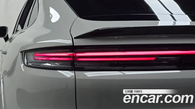 Porsche Cayenne 2025 thumb 12