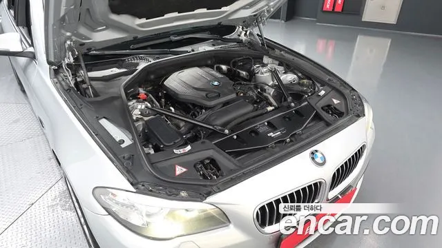 BMW 5 серии 2015 thumb 3