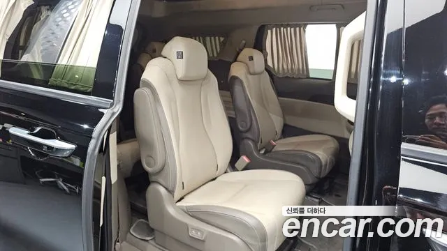 Kia Carnival 2022 thumb 3