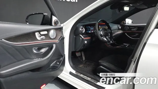 Mercedes-Benz E-Class 2019 thumb 10