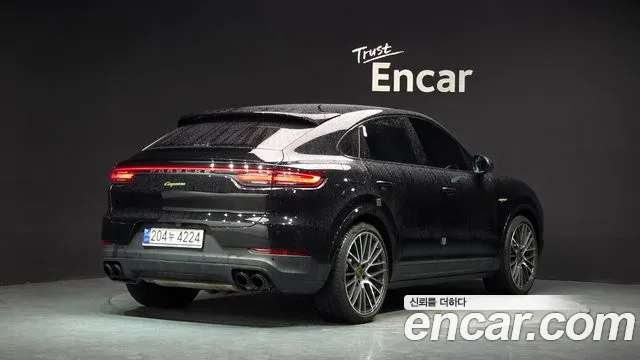 Porsche Cayenne 2023 thumb 3