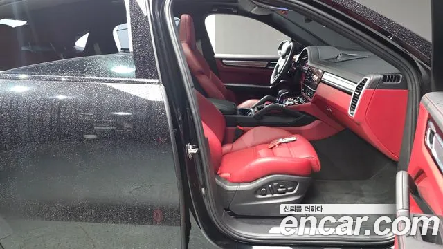 Porsche Cayenne 2023 thumb 7