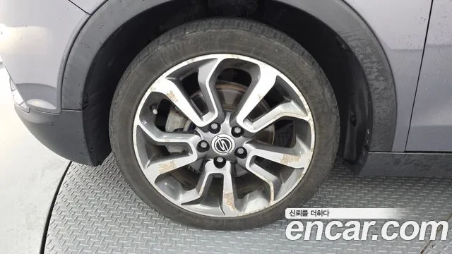 KGM Tivoli 2016 thumb 3