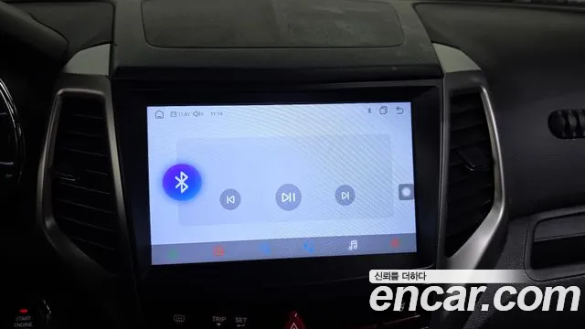 KGM Tivoli 2016 thumb 9