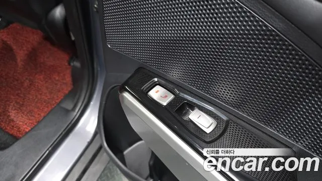 KGM Tivoli 2016 thumb 7