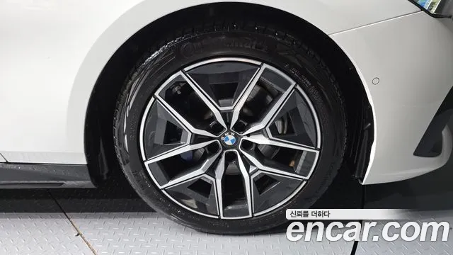 BMW 5 серии 2024 thumb 10