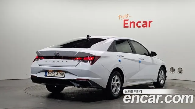 Hyundai Elantra 2022 thumb 10