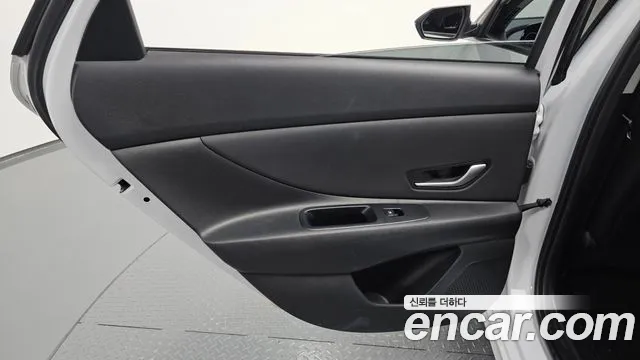 Hyundai Elantra 2022 thumb 9