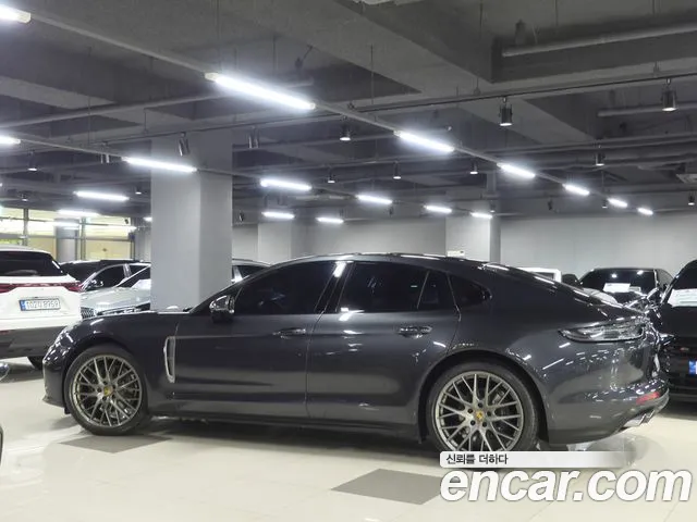 Porsche Panamera 2022 thumb 12