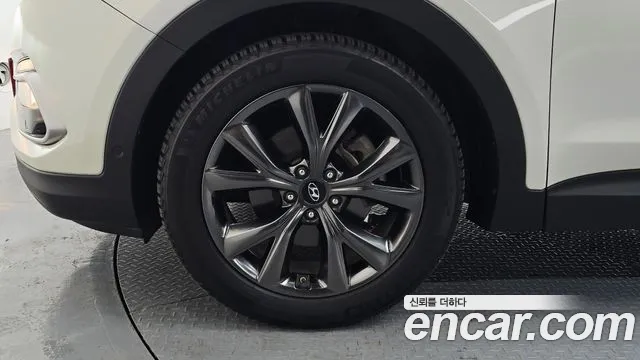 Hyundai Santafe 2016 thumb 12
